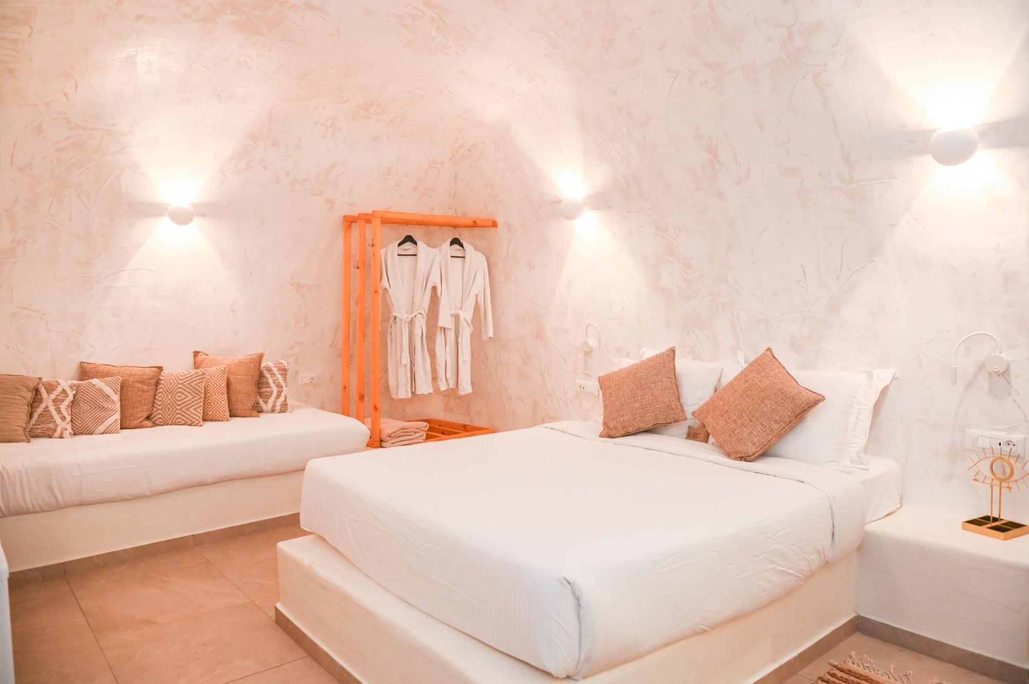 White Curves Santorini Bed & Breakfast Akrotiri  Bagian luar foto