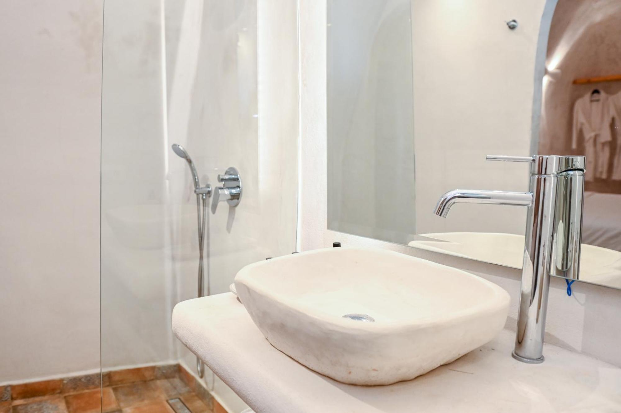 White Curves Santorini Bed & Breakfast Akrotiri  Bagian luar foto