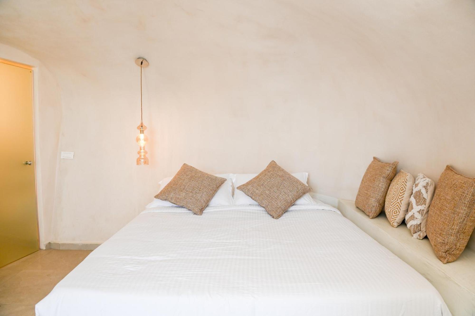 White Curves Santorini Bed & Breakfast Akrotiri  Bagian luar foto